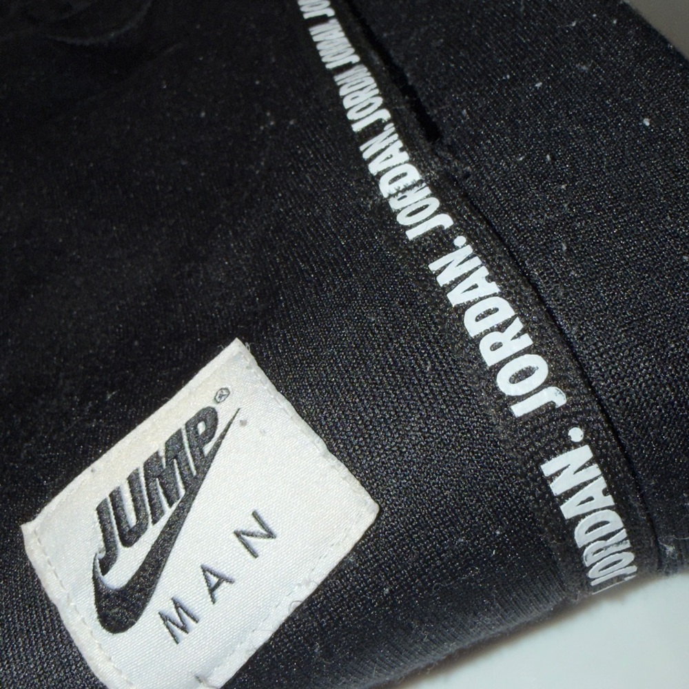 Jordan Kids LARGE Black Joggers with Nike Jordan Jumpman Logo Detail - Picture 2 of 5